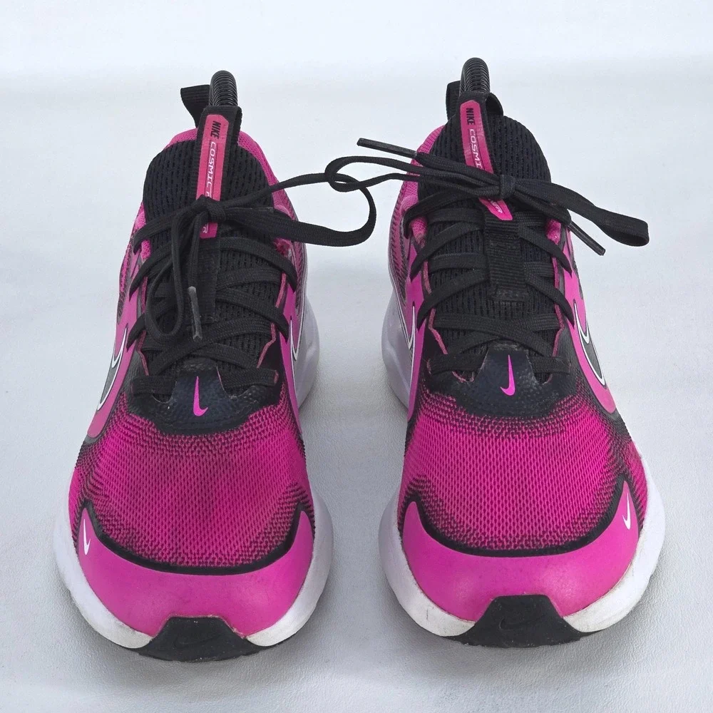 Nike cosmic runner